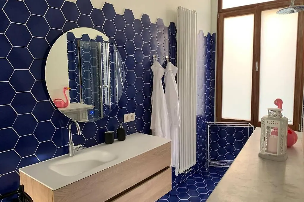Gorgeous Authentic Apartment Ideal For Long Stay Antwerpen